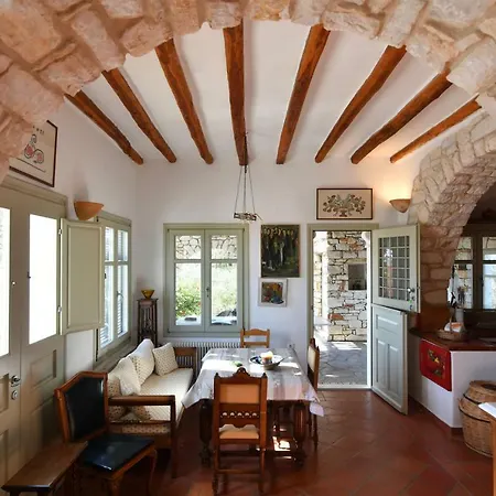 Paros Selana * Naousa (Paros)