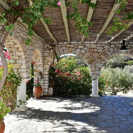Paros Selana * Naousa (Paros)